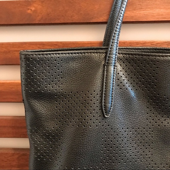 Isaac Mizrahi Leather Tote - Picture 4 of 7